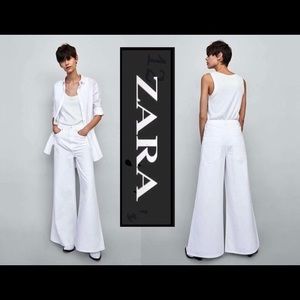 SOLD OFF APP • NWT - High waisted wide leg jeans